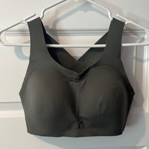 Lululemon Athletica Green Sports Bra with Seamless Design